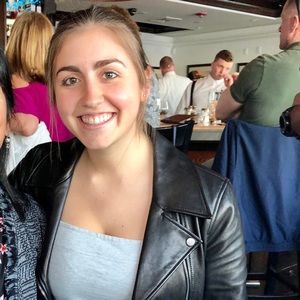 Meet your Posher, Olivia